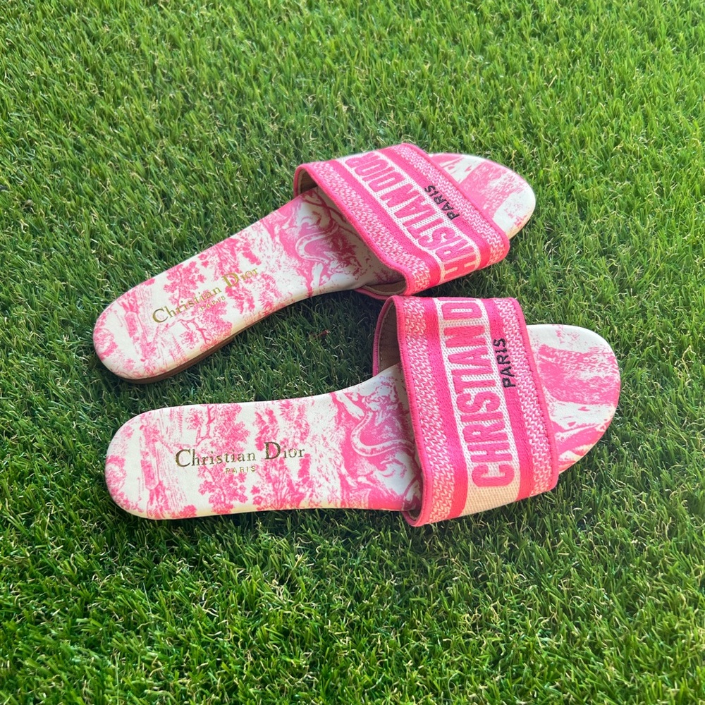 CD Sandals